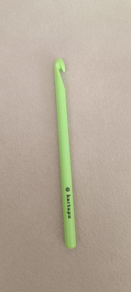 Kartopu Renkli Plastik Yün Tığ 15 cm Yeşil - 6 mm