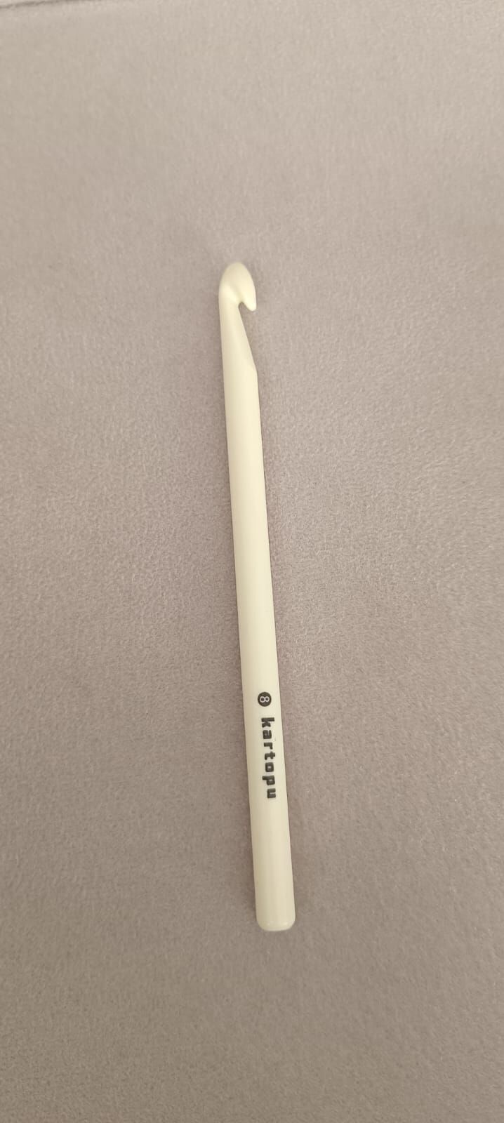 Kartopu Renkli Plastik Yün Tığ 15 cm Krem - 10 mm