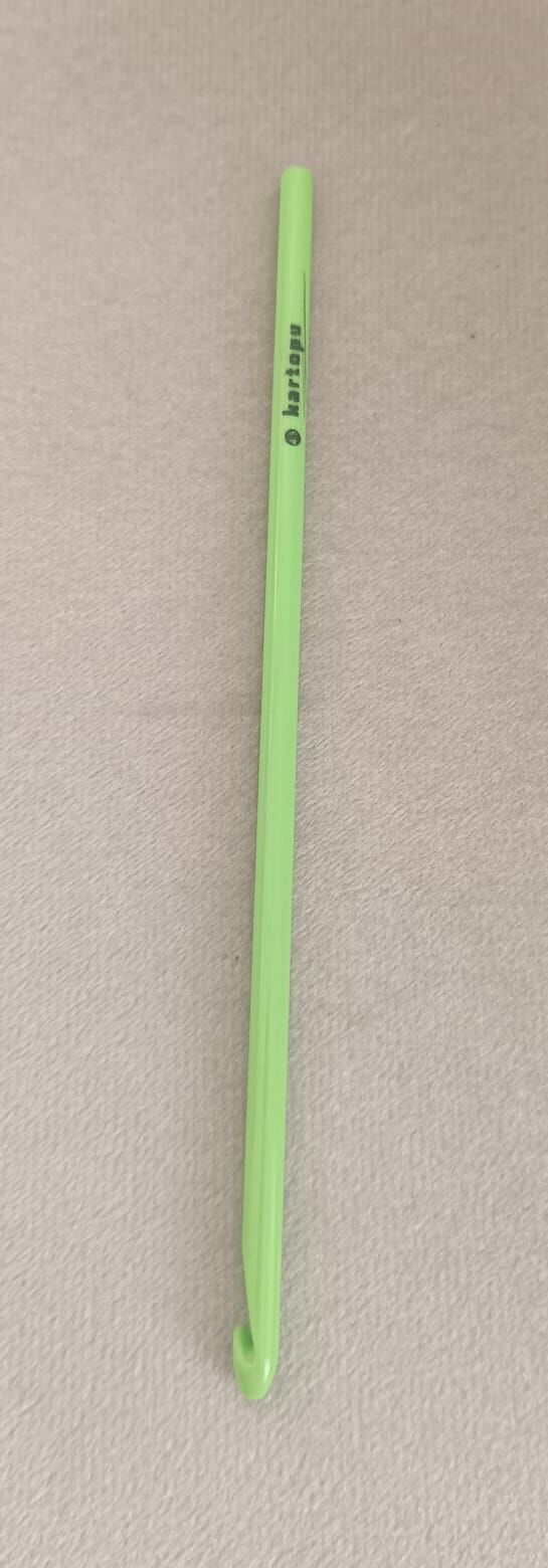 Kartopu Plastik Yün Tığ 15 cm 4,5 mm - Yeşil
